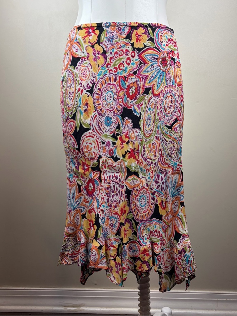 CAbi S Y2K Multicolor Reversible Floral Flouncr Ruffle Hem Skirt - Black Base